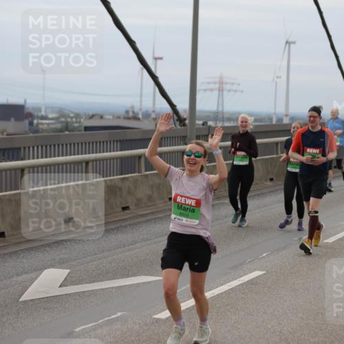 03.10.2025 - Köhlbrandbrückenlauf Jannik Wohlers http://msf.ph/oto/9147566 03.10.2025 15:51:07 Position 1 8928 meine-sportfotos.de
