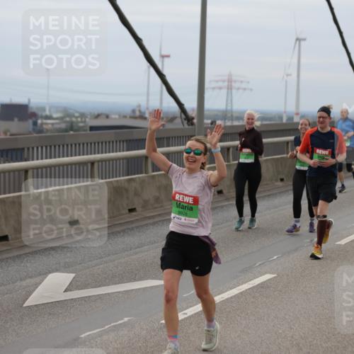 03.10.2025 - Köhlbrandbrückenlauf Jannik Wohlers http://msf.ph/oto/9147568 03.10.2025 15:51:07 Position 1 8928 meine-sportfotos.de
