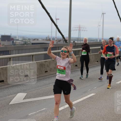 03.10.2025 - Köhlbrandbrückenlauf Jannik Wohlers http://msf.ph/oto/9147569 03.10.2025 15:51:07 Position 1 8928 meine-sportfotos.de