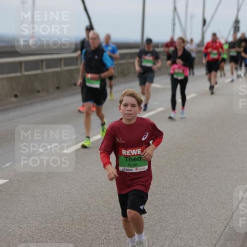 03.10.2025 - Köhlbrandbrückenlauf Jannik Wohlers http://msf.ph/oto/9147578 03.10.2025 15:51:09 Position 1 8256 meine-sportfotos.de