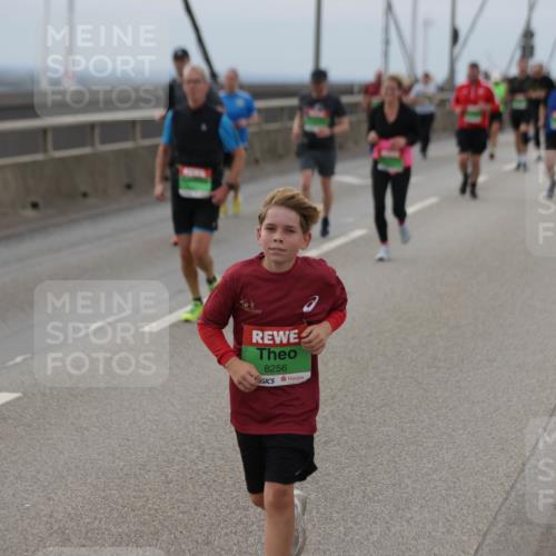 03.10.2025 - Köhlbrandbrückenlauf Jannik Wohlers http://msf.ph/oto/9147583 03.10.2025 15:51:09 Position 1 8256 meine-sportfotos.de