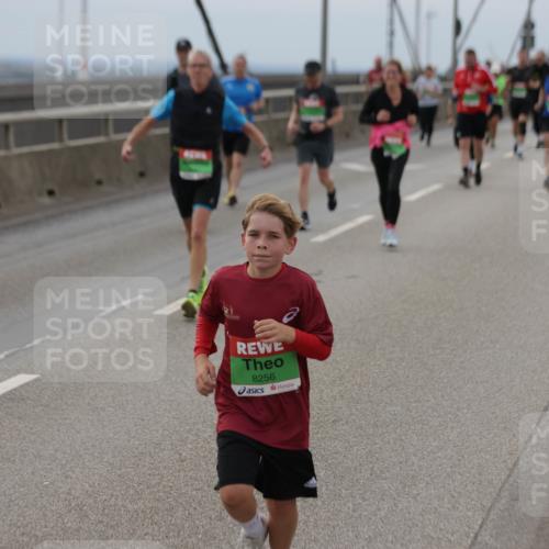 03.10.2025 - Köhlbrandbrückenlauf Jannik Wohlers http://msf.ph/oto/9147587 03.10.2025 15:51:09 Position 1 8256 meine-sportfotos.de