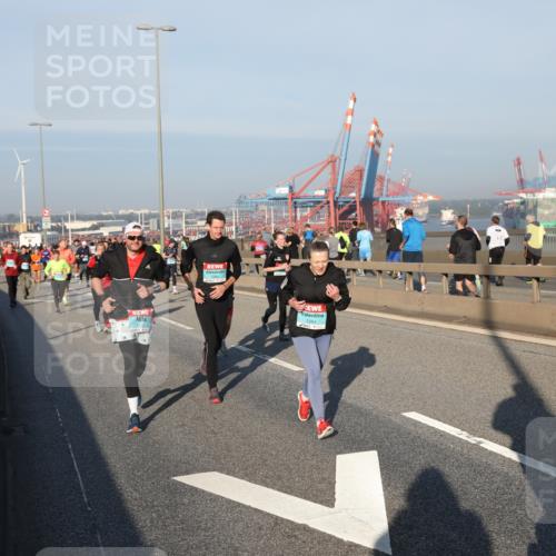 03.10.2025 - Köhlbrandbrückenlauf Yannick Fuchs http://msf.ph/oto/9147588 03.10.2025 08:38:40 Position 2 1284 meine-sportfotos.de