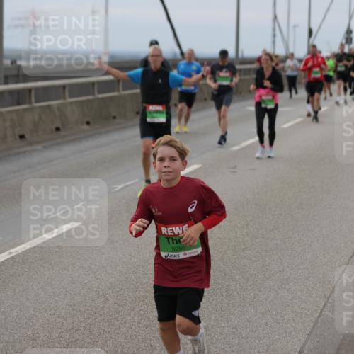 03.10.2025 - Köhlbrandbrückenlauf Jannik Wohlers http://msf.ph/oto/9147593 03.10.2025 15:51:10 Position 1 8256 meine-sportfotos.de