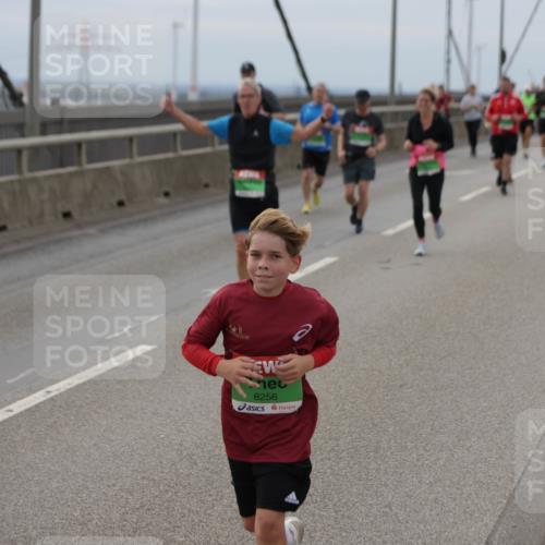 03.10.2025 - Köhlbrandbrückenlauf Jannik Wohlers http://msf.ph/oto/9147598 03.10.2025 15:51:10 Position 1 8256 meine-sportfotos.de