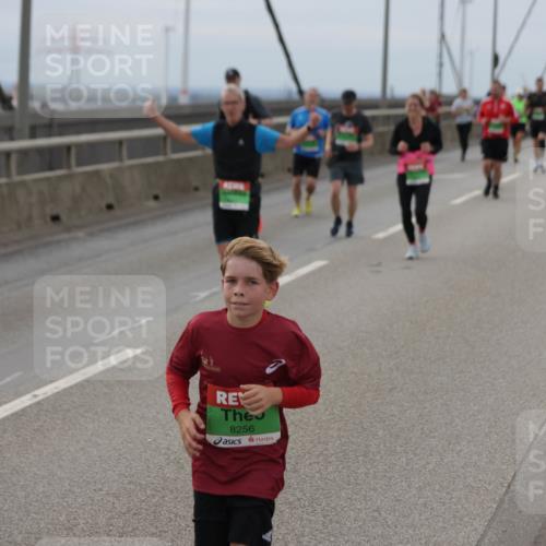 03.10.2025 - Köhlbrandbrückenlauf Jannik Wohlers http://msf.ph/oto/9147600 03.10.2025 15:51:10 Position 1 8256 meine-sportfotos.de