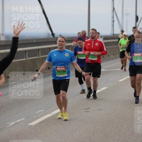 03.10.2025 - Köhlbrandbrückenlauf Jannik Wohlers http://msf.ph/oto/9147620 03.10.2025 15:51:13 Position 1 7782, 8909 meine-sportfotos.de