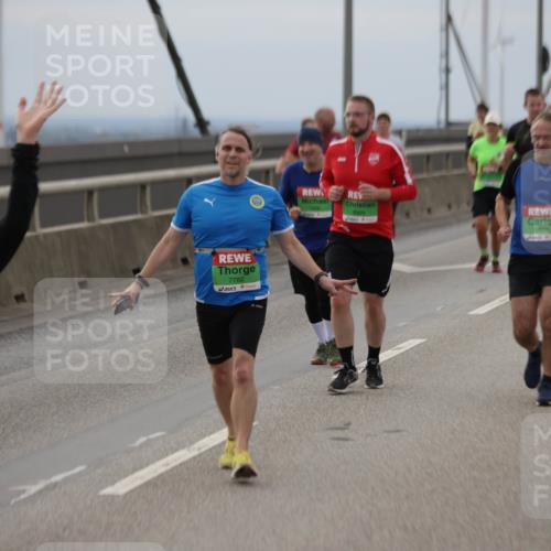 03.10.2025 - Köhlbrandbrückenlauf Jannik Wohlers http://msf.ph/oto/9147621 03.10.2025 15:51:13 Position 1 7782, 8909 meine-sportfotos.de