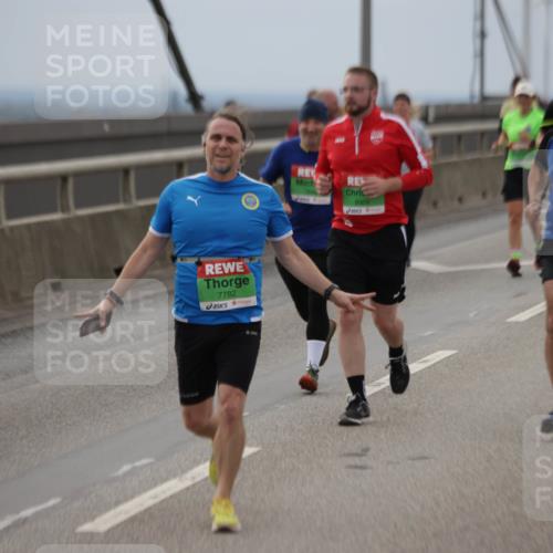 03.10.2025 - Köhlbrandbrückenlauf Jannik Wohlers http://msf.ph/oto/9147625 03.10.2025 15:51:13 Position 1 7782, 8909, 1908 meine-sportfotos.de