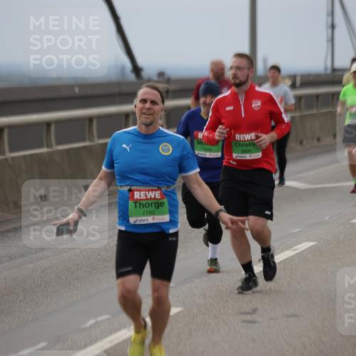 03.10.2025 - Köhlbrandbrückenlauf Jannik Wohlers http://msf.ph/oto/9147629 03.10.2025 15:51:13 Position 1 7782, 7688, 8909, 908, 7800 meine-sportfotos.de