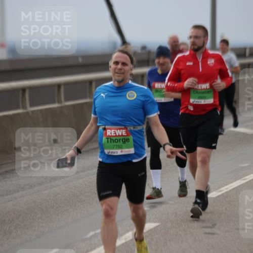 03.10.2025 - Köhlbrandbrückenlauf Jannik Wohlers http://msf.ph/oto/9147633 03.10.2025 15:51:13 Position 1 7782, 28, 8909 meine-sportfotos.de