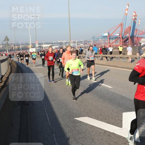 03.10.2025 - Köhlbrandbrückenlauf Yannick Fuchs http://msf.ph/oto/9147634 03.10.2025 08:38:45 Position 2  meine-sportfotos.de