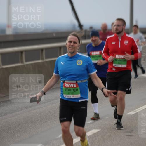 03.10.2025 - Köhlbrandbrückenlauf Jannik Wohlers http://msf.ph/oto/9147635 03.10.2025 15:51:13 Position 1 7782, 28, 8909 meine-sportfotos.de