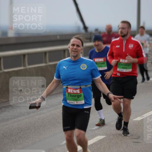 03.10.2025 - Köhlbrandbrückenlauf Jannik Wohlers http://msf.ph/oto/9147636 03.10.2025 15:51:13 Position 1 7782, 8909, 28 meine-sportfotos.de