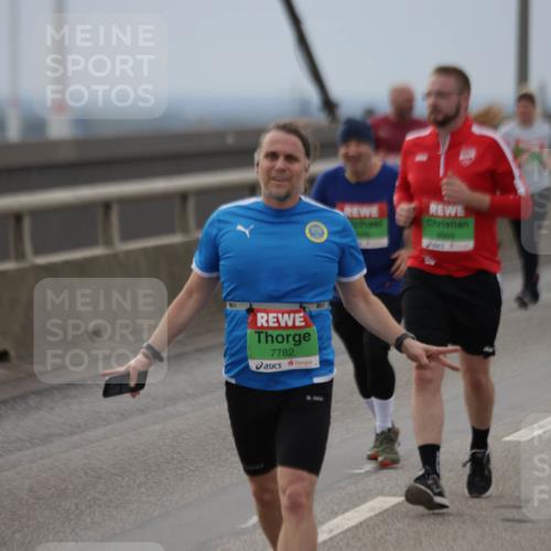 03.10.2025 - Köhlbrandbrückenlauf Jannik Wohlers http://msf.ph/oto/9147641 03.10.2025 15:51:14 Position 1 7782, 8909 meine-sportfotos.de