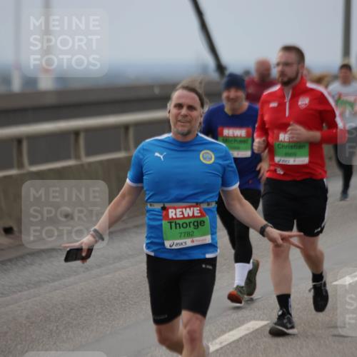 03.10.2025 - Köhlbrandbrückenlauf Jannik Wohlers http://msf.ph/oto/9147642 03.10.2025 15:51:14 Position 1 7782, 8909 meine-sportfotos.de