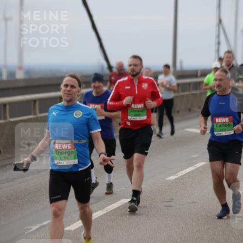 03.10.2025 - Köhlbrandbrückenlauf Jannik Wohlers http://msf.ph/oto/9147645 03.10.2025 15:51:14 Position 1 7782, 8909, 8908 meine-sportfotos.de