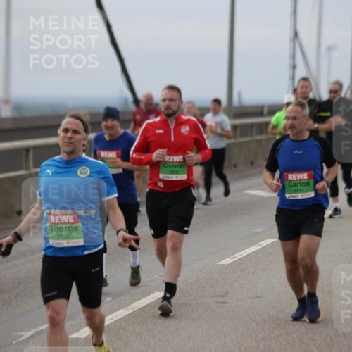 03.10.2025 - Köhlbrandbrückenlauf Jannik Wohlers http://msf.ph/oto/9147647 03.10.2025 15:51:14 Position 1 7782, 8909, 8908 meine-sportfotos.de