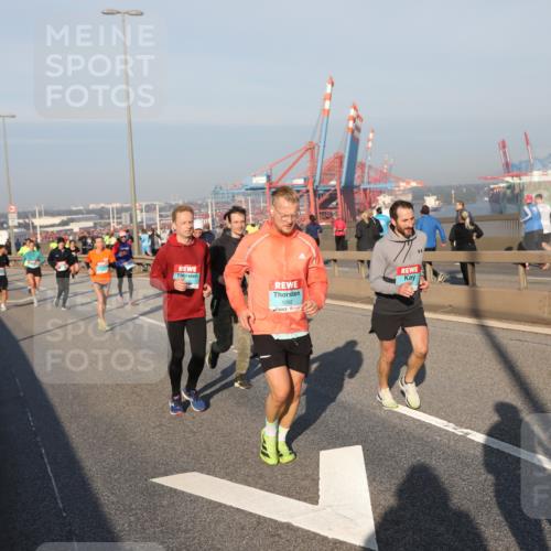 03.10.2025 - Köhlbrandbrückenlauf Yannick Fuchs http://msf.ph/oto/9147655 03.10.2025 08:38:47 Position 2 1292 meine-sportfotos.de