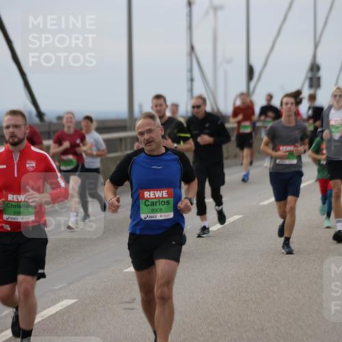 03.10.2025 - Köhlbrandbrückenlauf Jannik Wohlers http://msf.ph/oto/9147657 03.10.2025 15:51:15 Position 1 8909, 8908 meine-sportfotos.de