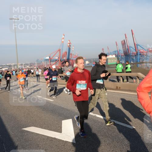 03.10.2025 - Köhlbrandbrückenlauf Yannick Fuchs http://msf.ph/oto/9147674 03.10.2025 08:38:49 Position 2 1225, 1292 meine-sportfotos.de