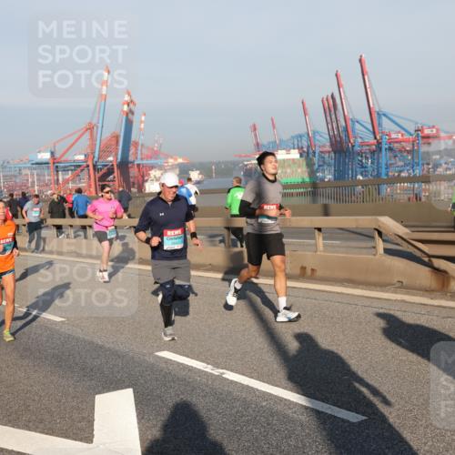 03.10.2025 - Köhlbrandbrückenlauf Yannick Fuchs http://msf.ph/oto/9147691 03.10.2025 08:38:50 Position 2  meine-sportfotos.de