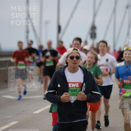 03.10.2025 - Köhlbrandbrückenlauf Jannik Wohlers http://msf.ph/oto/9147693 03.10.2025 15:51:18 Position 1 03, 9359, 7292 meine-sportfotos.de