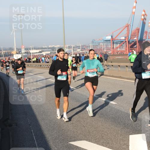 03.10.2025 - Köhlbrandbrückenlauf Yannick Fuchs http://msf.ph/oto/9147734 03.10.2025 08:38:53 Position 2 1205, 1216 meine-sportfotos.de