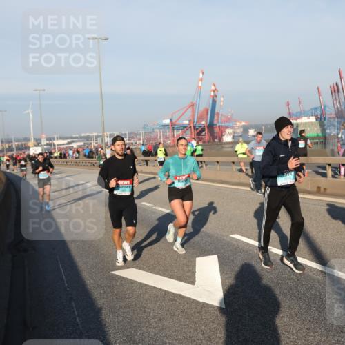 03.10.2025 - Köhlbrandbrückenlauf Yannick Fuchs http://msf.ph/oto/9147746 03.10.2025 08:38:54 Position 2 1205 meine-sportfotos.de