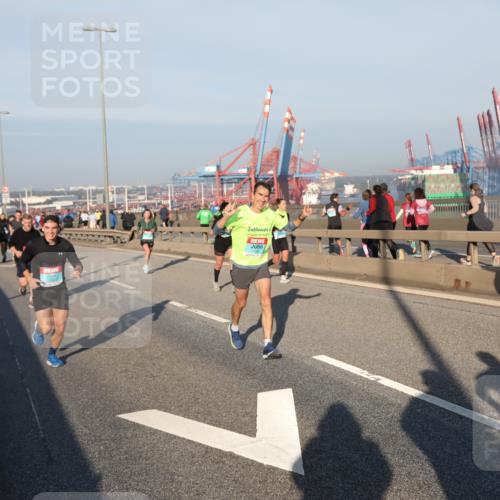 03.10.2025 - Köhlbrandbrückenlauf Yannick Fuchs http://msf.ph/oto/9147768 03.10.2025 08:38:56 Position 2  meine-sportfotos.de