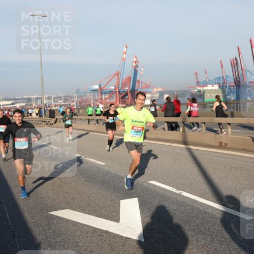 03.10.2025 - Köhlbrandbrückenlauf Yannick Fuchs http://msf.ph/oto/9147772 03.10.2025 08:38:56 Position 2  meine-sportfotos.de