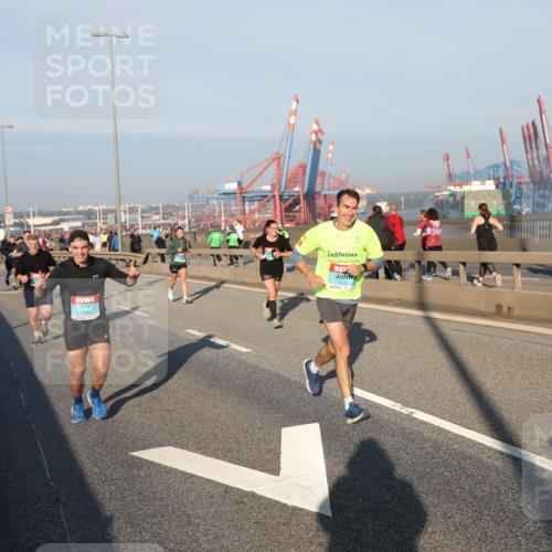03.10.2025 - Köhlbrandbrückenlauf Yannick Fuchs http://msf.ph/oto/9147774 03.10.2025 08:38:56 Position 2 1182 meine-sportfotos.de
