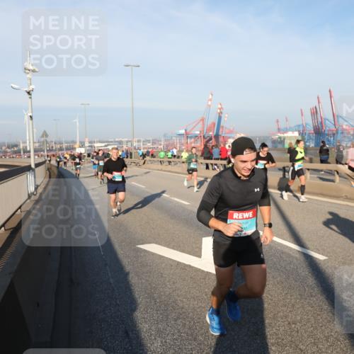 03.10.2025 - Köhlbrandbrückenlauf Yannick Fuchs http://msf.ph/oto/9147797 03.10.2025 08:38:57 Position 2 90 meine-sportfotos.de