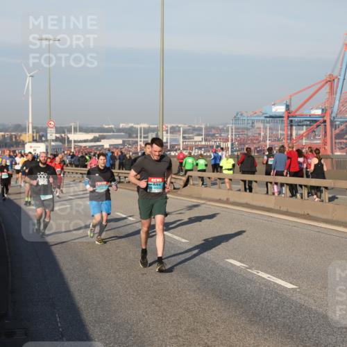 03.10.2025 - Köhlbrandbrückenlauf Yannick Fuchs http://msf.ph/oto/9147820 03.10.2025 08:39:00 Position 2  meine-sportfotos.de
