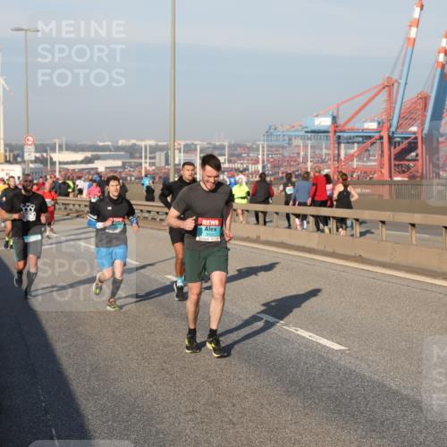 03.10.2025 - Köhlbrandbrückenlauf Yannick Fuchs http://msf.ph/oto/9147829 03.10.2025 08:39:01 Position 2  meine-sportfotos.de