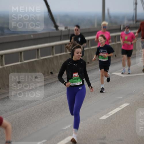 03.10.2025 - Köhlbrandbrückenlauf Jannik Wohlers http://msf.ph/oto/9147855 03.10.2025 15:51:37 Position 1 742 meine-sportfotos.de