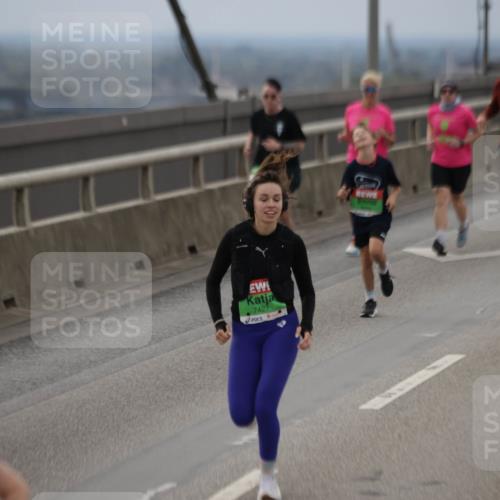 03.10.2025 - Köhlbrandbrückenlauf Jannik Wohlers http://msf.ph/oto/9147858 03.10.2025 15:51:38 Position 1 10, 7427 meine-sportfotos.de