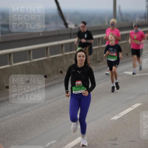 03.10.2025 - Köhlbrandbrückenlauf Jannik Wohlers http://msf.ph/oto/9147859 03.10.2025 15:51:38 Position 1 7427, 280 meine-sportfotos.de