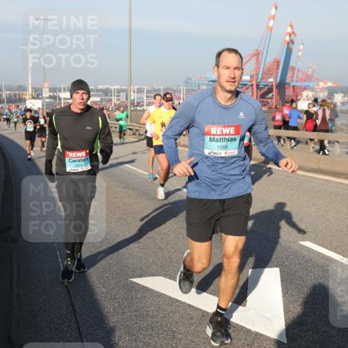 03.10.2025 - Köhlbrandbrückenlauf Yannick Fuchs http://msf.ph/oto/9147905 03.10.2025 08:39:12 Position 2 3301, 1058, 1072 meine-sportfotos.de