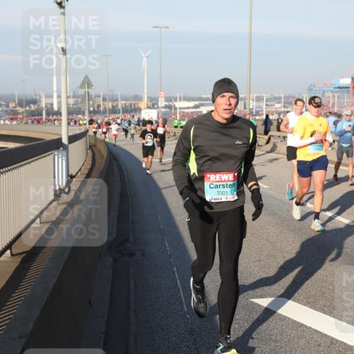 03.10.2025 - Köhlbrandbrückenlauf Yannick Fuchs http://msf.ph/oto/9147909 03.10.2025 08:39:12 Position 2 3301 meine-sportfotos.de