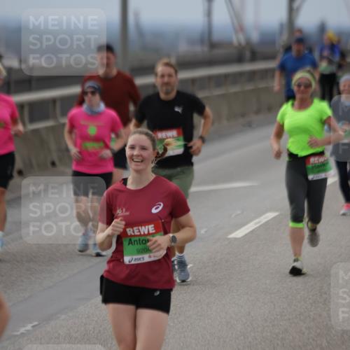 03.10.2025 - Köhlbrandbrückenlauf Jannik Wohlers http://msf.ph/oto/9147914 03.10.2025 15:51:41 Position 1 8450, 9204, 1351 meine-sportfotos.de