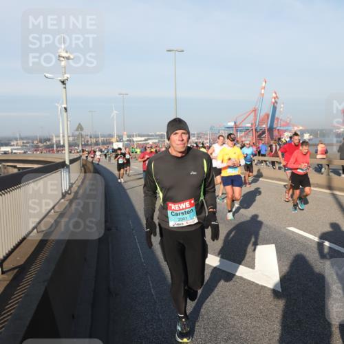 03.10.2025 - Köhlbrandbrückenlauf Yannick Fuchs http://msf.ph/oto/9147915 03.10.2025 08:39:13 Position 2 3301 meine-sportfotos.de