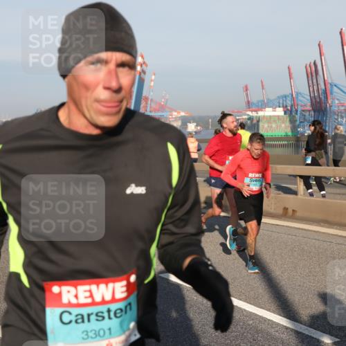 03.10.2025 - Köhlbrandbrückenlauf Yannick Fuchs http://msf.ph/oto/9147918 03.10.2025 08:39:13 Position 2 3301, 1165 meine-sportfotos.de