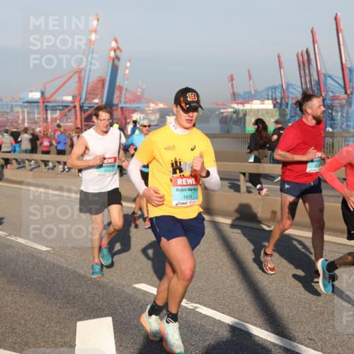 03.10.2025 - Köhlbrandbrückenlauf Yannick Fuchs http://msf.ph/oto/9147925 03.10.2025 08:39:14 Position 2 1176, 1474, 1165 meine-sportfotos.de