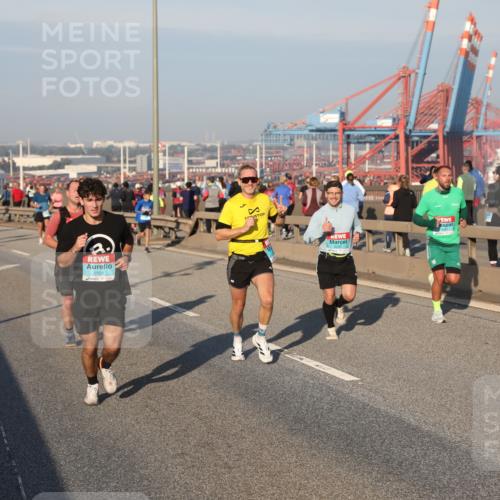 03.10.2025 - Köhlbrandbrückenlauf Yannick Fuchs http://msf.ph/oto/9147968 03.10.2025 08:39:16 Position 2 2901 meine-sportfotos.de