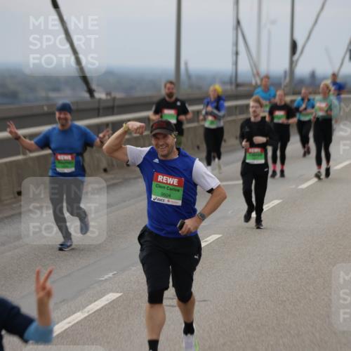 03.10.2025 - Köhlbrandbrückenlauf Jannik Wohlers http://msf.ph/oto/9147974 03.10.2025 15:51:48 Position 1 9604 meine-sportfotos.de