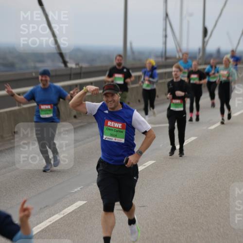 03.10.2025 - Köhlbrandbrückenlauf Jannik Wohlers http://msf.ph/oto/9147976 03.10.2025 15:51:48 Position 1 9604 meine-sportfotos.de