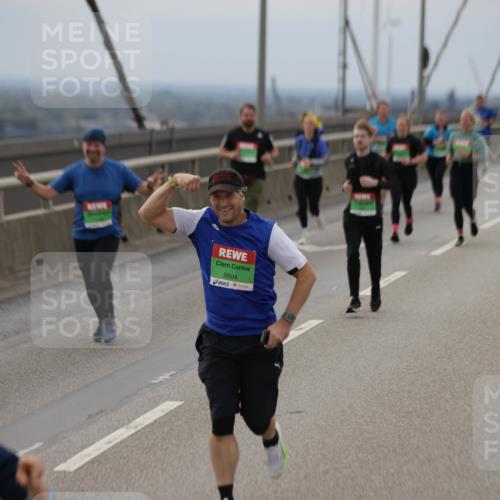 03.10.2025 - Köhlbrandbrückenlauf Jannik Wohlers http://msf.ph/oto/9147977 03.10.2025 15:51:48 Position 1 9604 meine-sportfotos.de