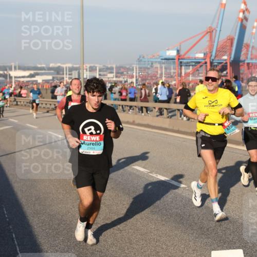 03.10.2025 - Köhlbrandbrückenlauf Yannick Fuchs http://msf.ph/oto/9147992 03.10.2025 08:39:18 Position 2 2901, 333, 3204 meine-sportfotos.de