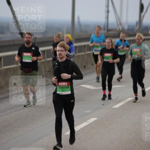 03.10.2025 - Köhlbrandbrückenlauf Jannik Wohlers http://msf.ph/oto/9147993 03.10.2025 15:51:50 Position 1 7671 meine-sportfotos.de